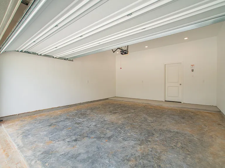438 Lake Day Dr — Photo 36