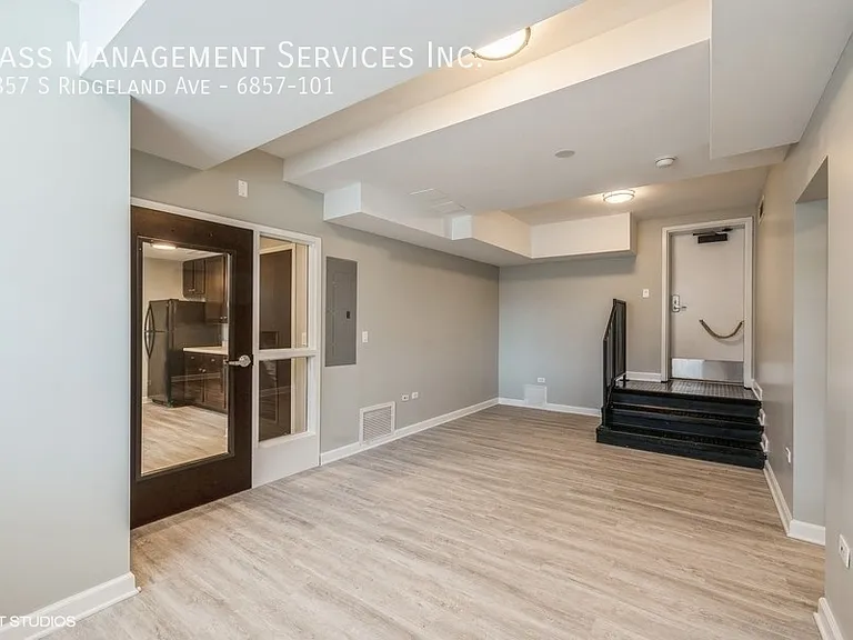 6857 S Ridgeland Ave #101 — Photo 3
