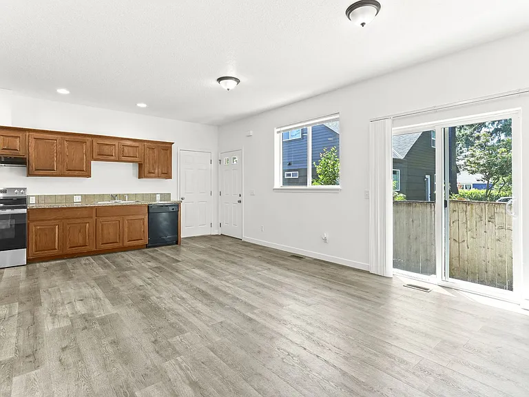 3745-3749 SE 127th Pl — Photo 11