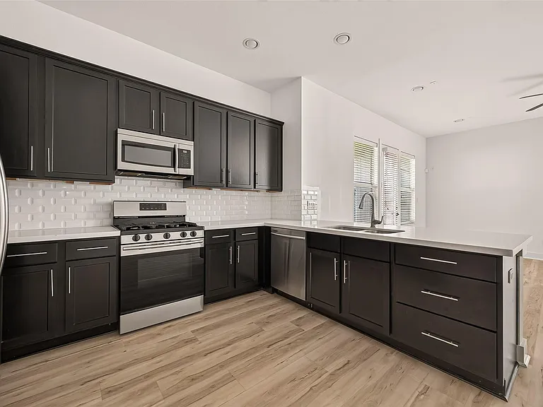 8821 Hollister Pine Ct — Photo 13