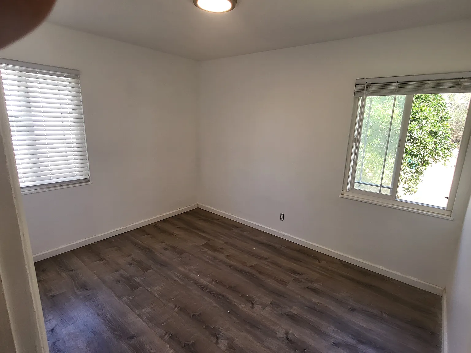 4 bed, 1003 sqft, $4,495 — Photo 3