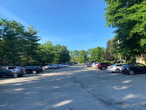 4th image of 175 Pennsylvania Way