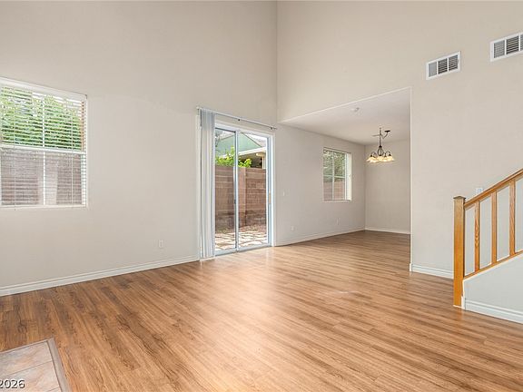4th image of 9109 Kinross Ave