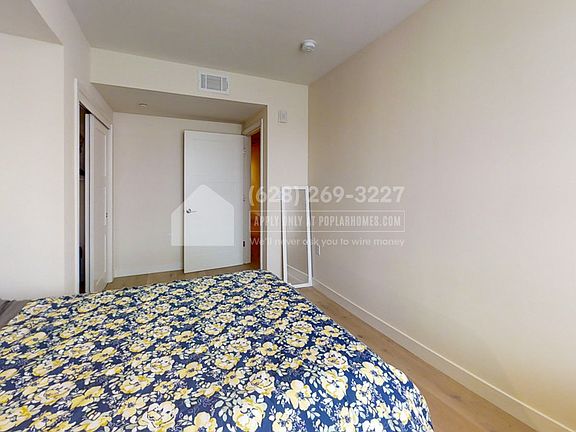 5th image of 2224 Clement St #107