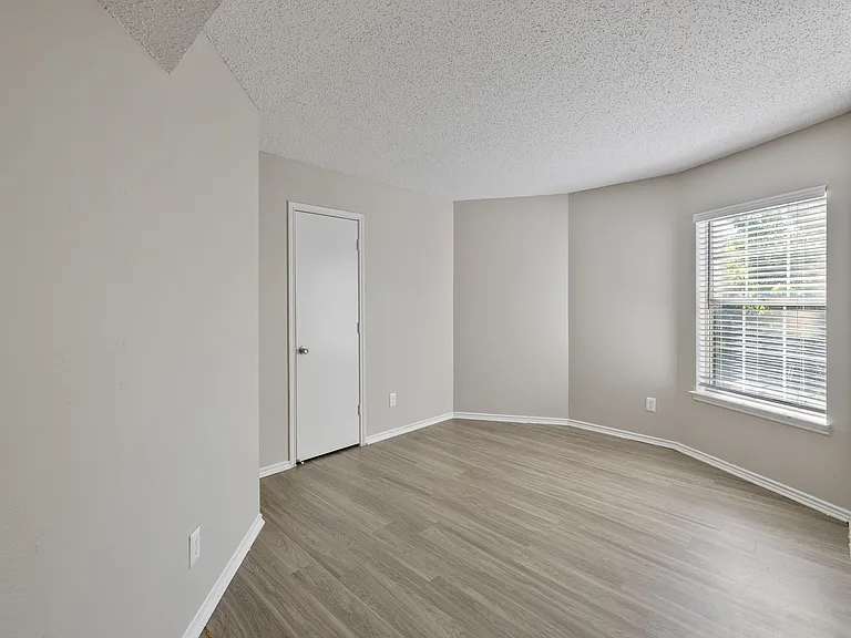 Fairway Greens Apartments — Photo 28