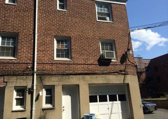 2nd image of 33 High St