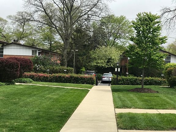 2nd image of 295 Crestwood Vlg