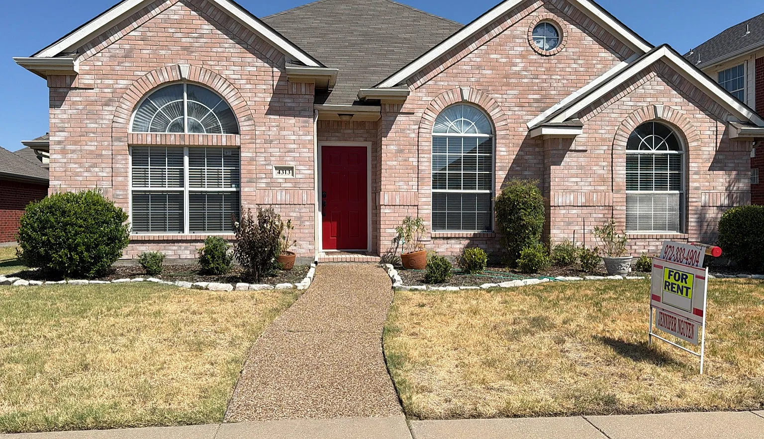 3 bed, 2091 sqft, $2,800 — Photo 2