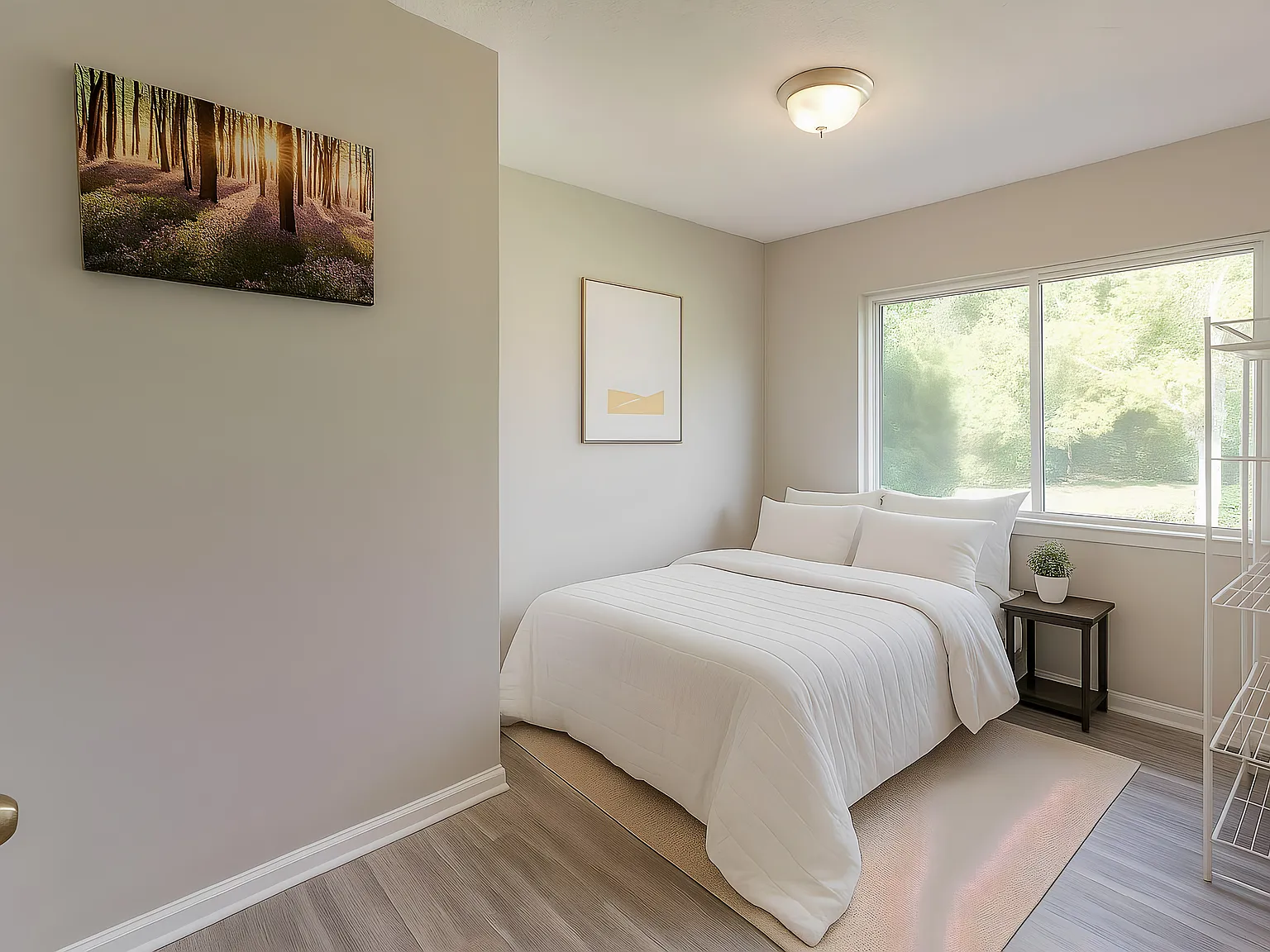 4 bed, 3.0 bath, 2100 sqft, $637 — Photo 1