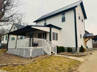 413 SW 3rd St, Greenfield, IA 50849