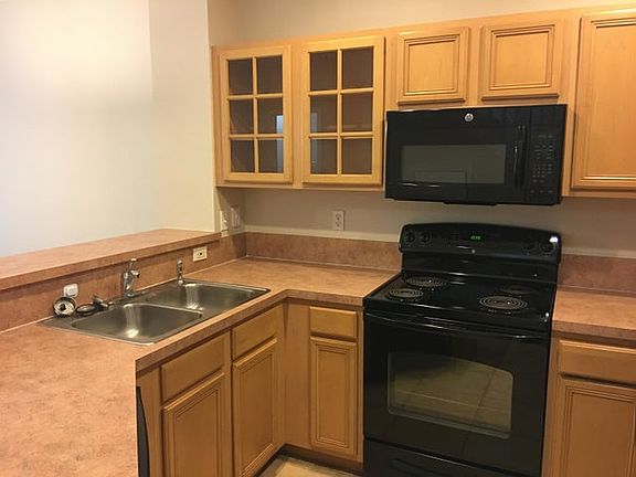 3rd image of 4715 Palmbr00ke Cir