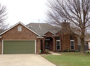 111 Craven Dr, Mannford, OK 74044