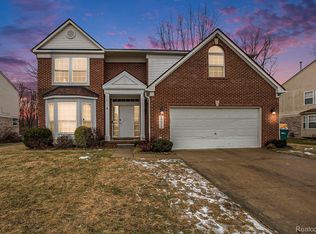 15971 Brookside Dr, Belleville, MI