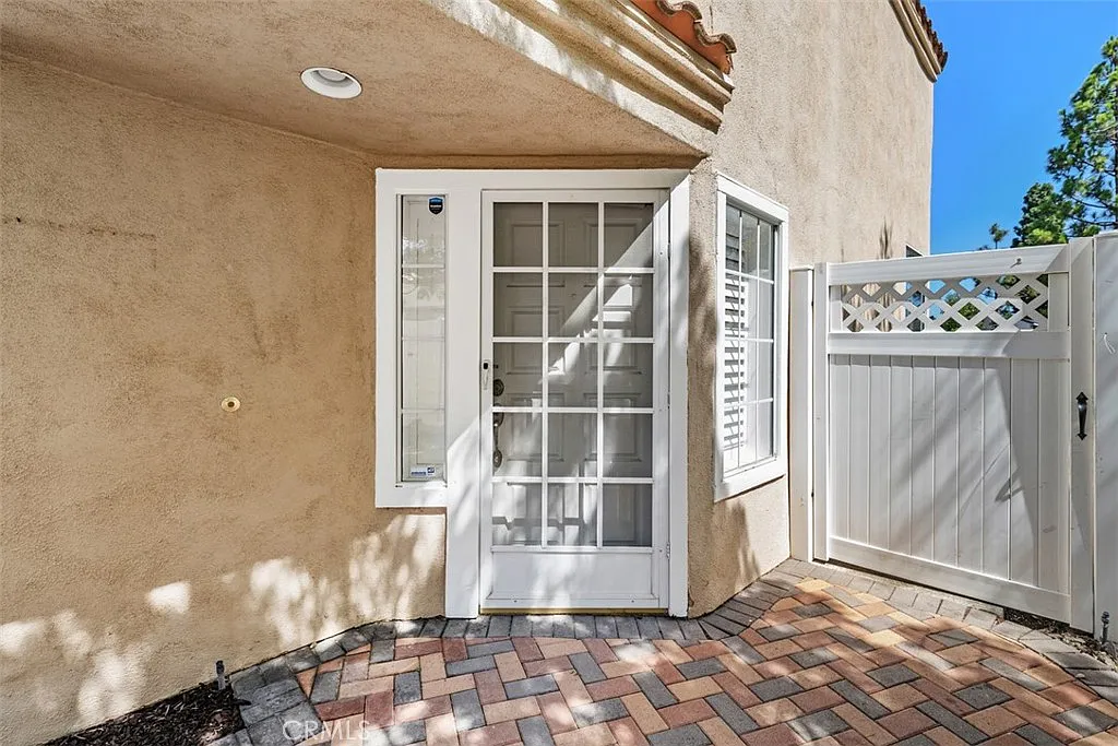 2 bed, 2.5 bath, 1133 sqft, $3,950 — Photo 3