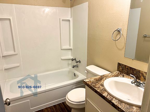 5th image of 302 Georgia St