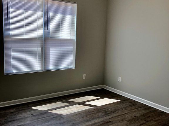 5th image of 986 22nd Street Pl NE Unit B