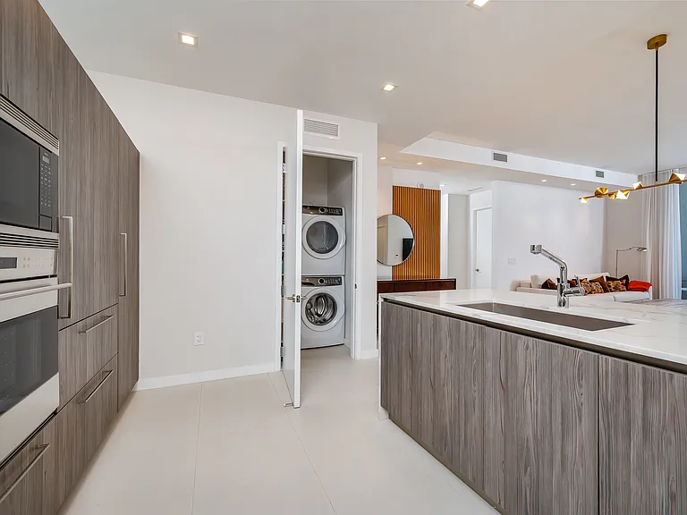 275 Giralda Ave #8C — Photo 6