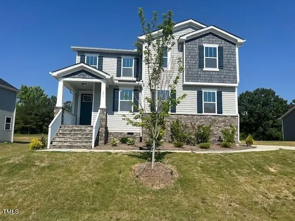 351 Fast Pitch Ln, Four Oaks, NC 27524