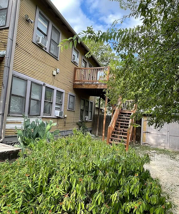 236 Claudia St #3
