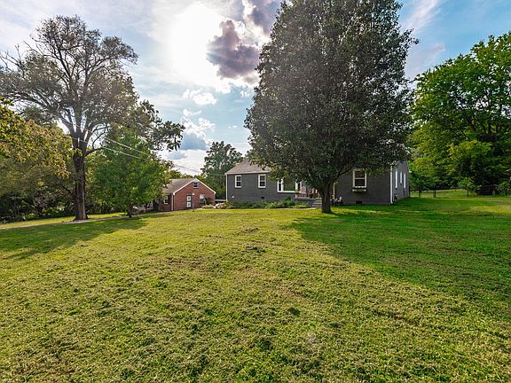 3rd image of 319 Bowwood Dr