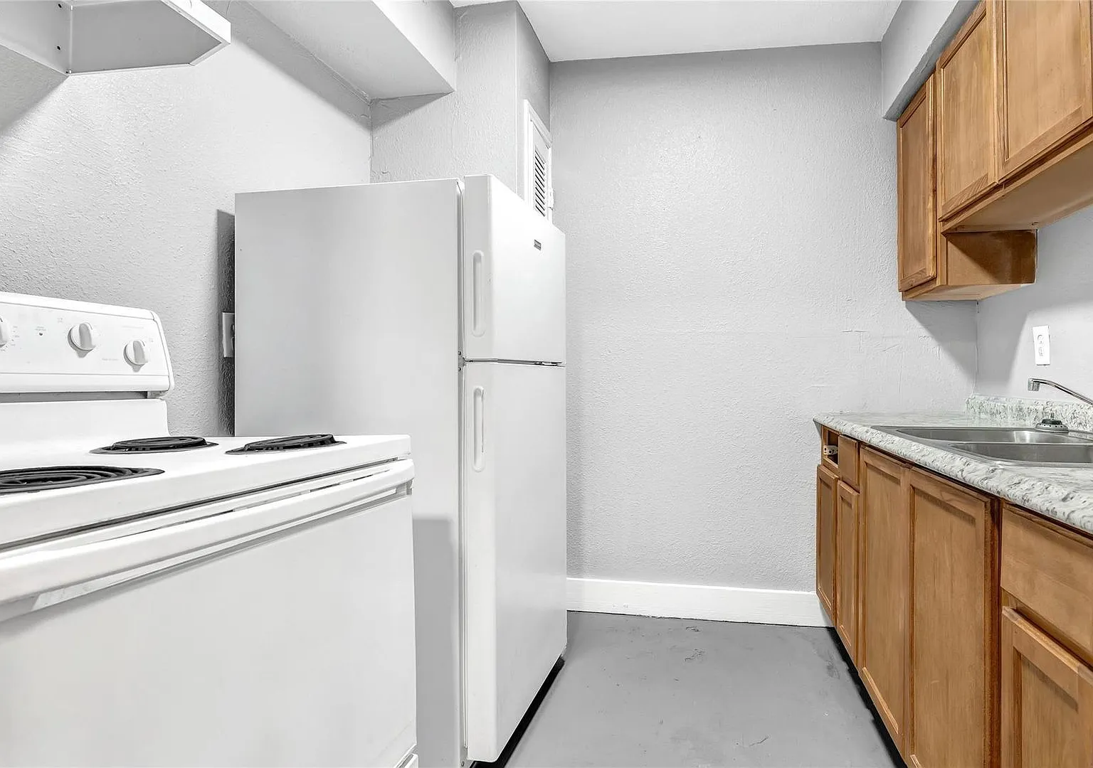 3802 Dabney Apartments — Photo 2