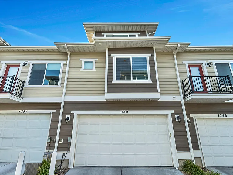 1752 W Pirgos Ln — Photo 2