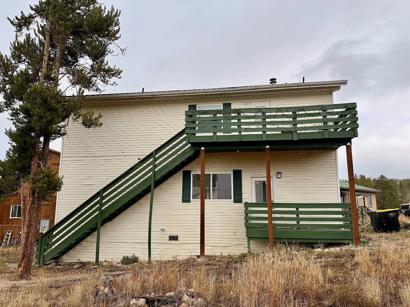 812 Wapiti Dr - 812 Wapiti #A — Photo 3