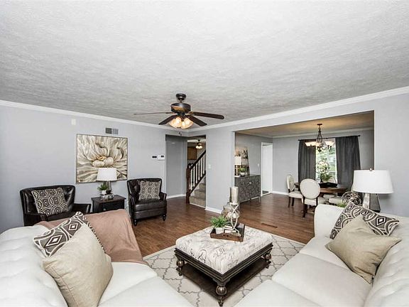 4th image of 1027 W Willow Ln