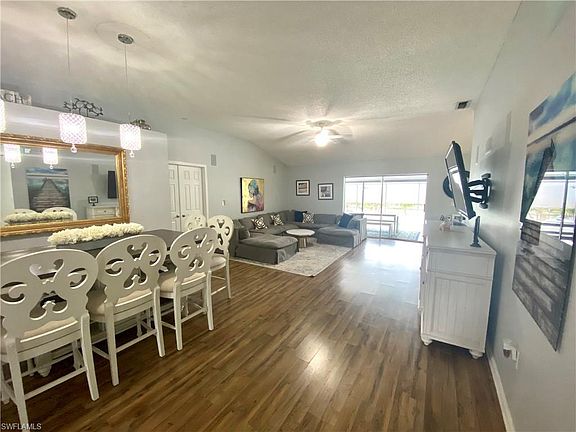 3rd image of 101 Sharwood Dr