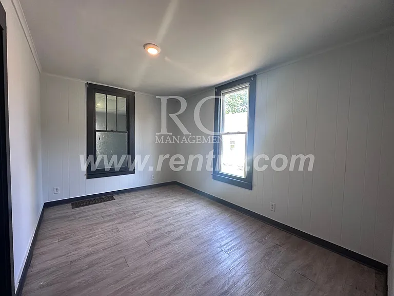 33 Bismark St — Photo 15