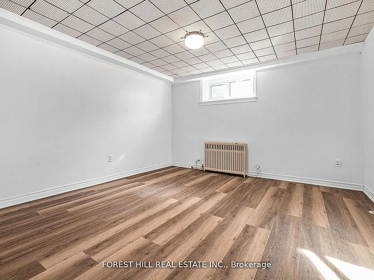 18 Irvington Cres — Photo 16