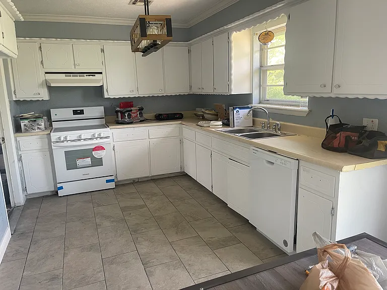 4623 SW I Ave — Photo 4