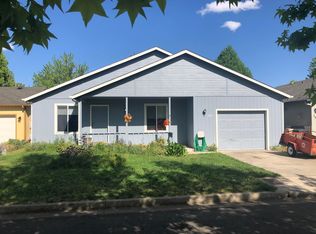 1955 SW Betty Ln, Grants Pass, OR 97526