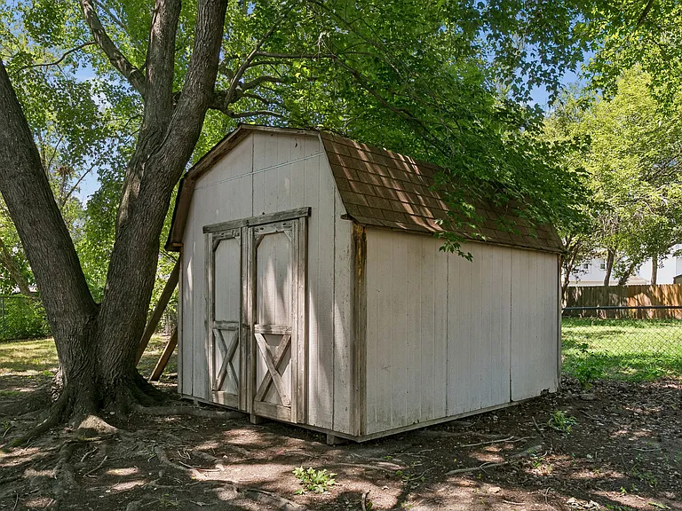 4 Delmont Ct — Photo 37