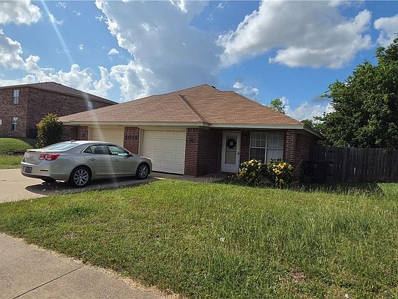 2nd image of 3015 Cantabrian Dr
