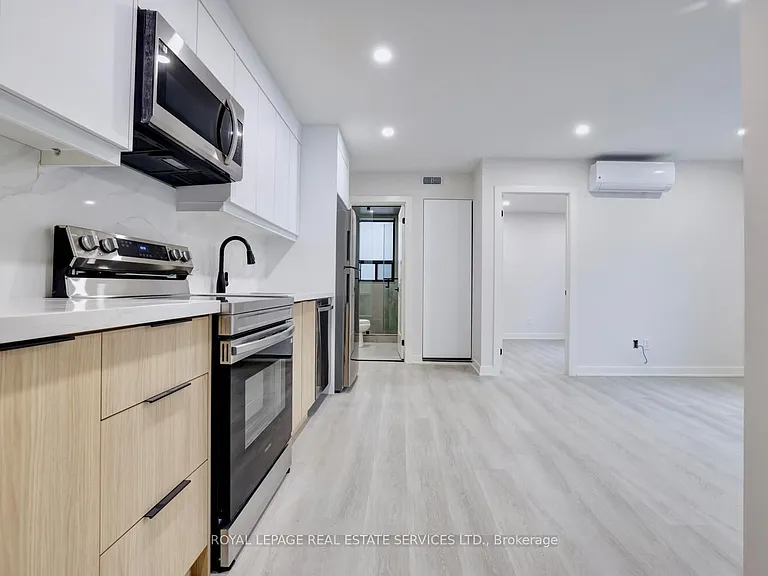 20 Duke St #305 — Photo 32
