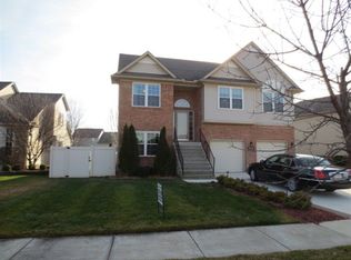 52036 Sycamore Dr, Chesterfield, MI 48047