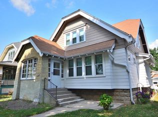 1922 N 57th St, Milwaukee, WI 53208