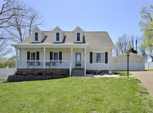 102 White Oak Dr, Dickson, TN 37055