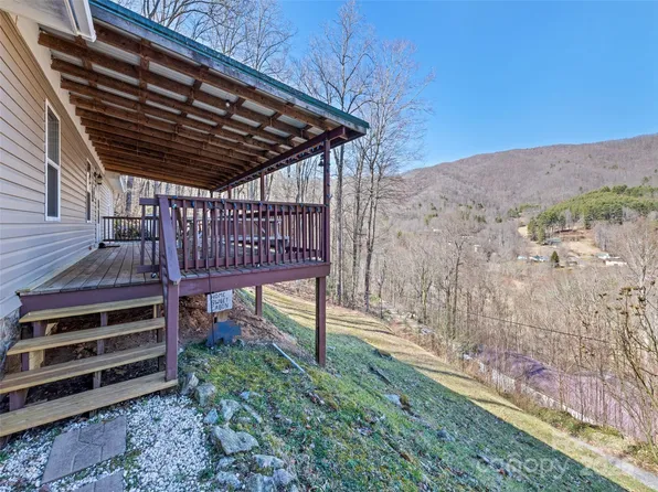 293 Mattie Marion Rd, Waynesville, NC 28785