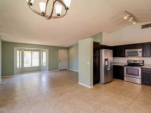 2nd image of 670 S Sunfield Canyon Dr