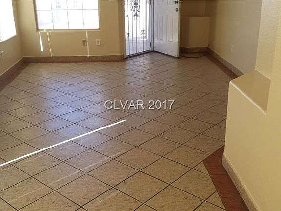 Living Room/Din. Room