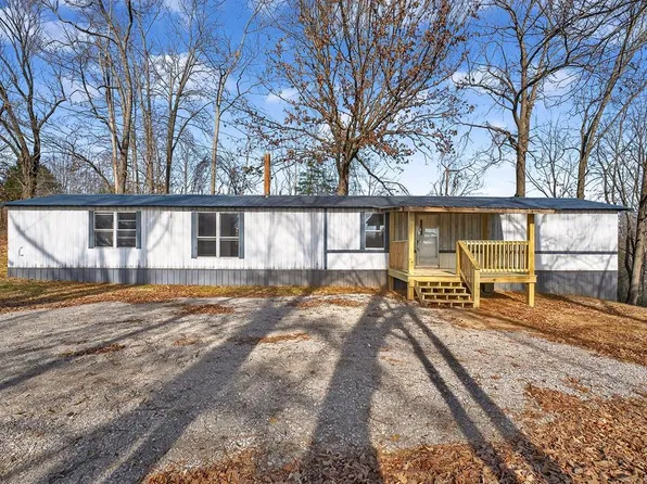 2696 Doran Rd, Sparta, TN 38583