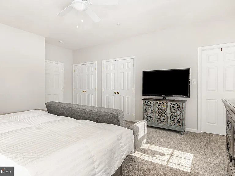 1650 Mohegan Dr #H — Photo 16