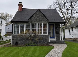 48 E Rosebud Ave, Merrick, NY 11566