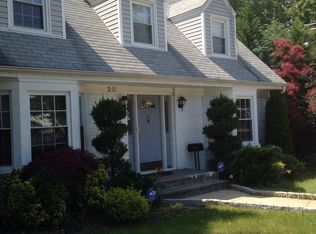 20 Langdon Blvd, Rockville Centre, NY 11570