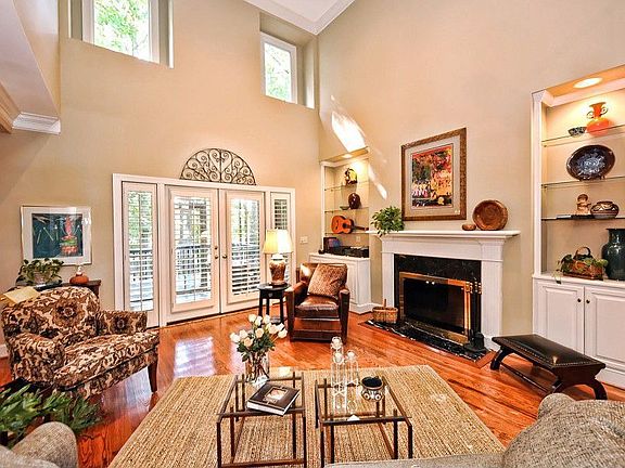 5th image of 245 Bentley Oaks Ln