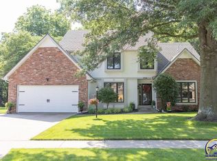 3726 SW Woodglen St, Topeka, KS 66610