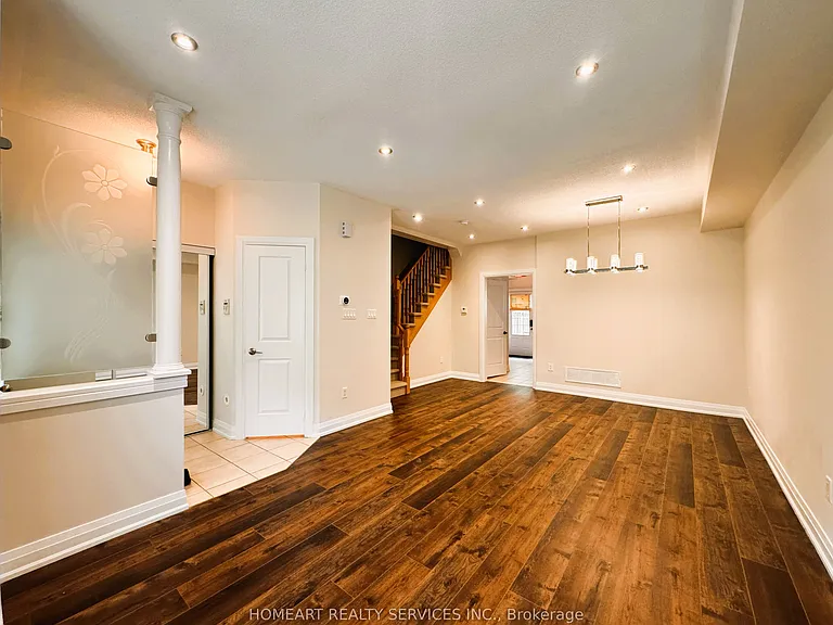 32 Glendora Ave — Photo 10