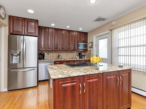 5th image of 2786 Bay Dr